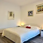 Center - With Private Terrace 1 Apartman Cavtat