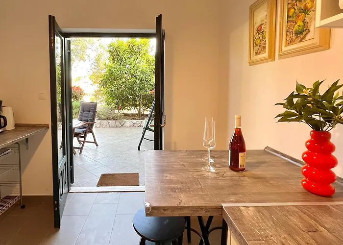 Apartment Center - With Private Terrace 1 *