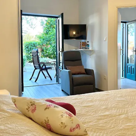 Apartment Center - With Private Terrace 1 *