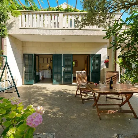 Apartment Center - With Private Terrace 1 *