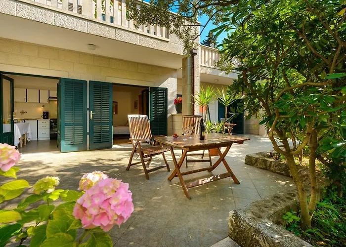 Lägenhet Center - With Private Terrace 1 Cavtat