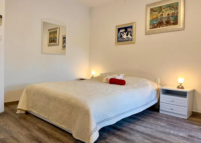 Center - With Private Terrace 1 Lägenhet