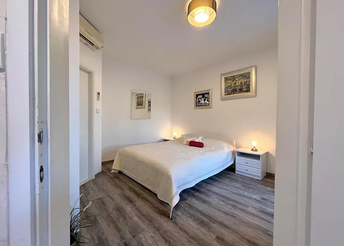 Center - With Private Terrace 1 Lägenhet