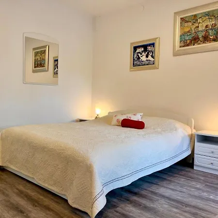 Center - With Private Terrace 1 Appartement